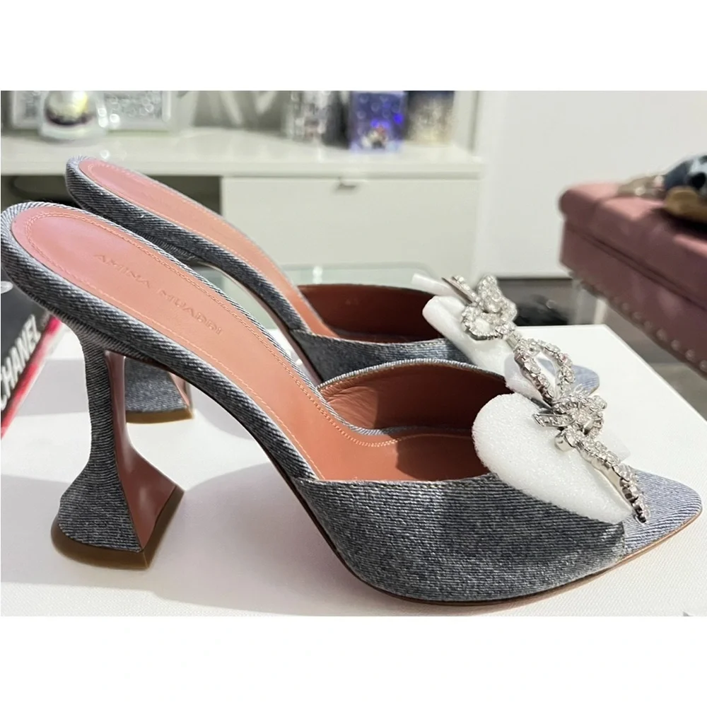 Amina Muaddi Rosie Denim Mules - Size 40
Brand new in Box - Picture 5 of 8